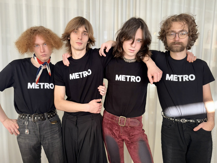 Metro - T-SHIRT "METRO"