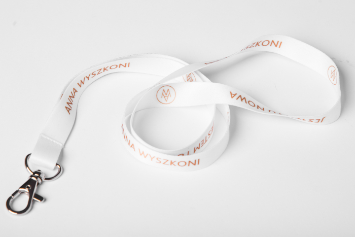 Anna Wyszkoni - Smycz ” Jestem tu nowa” z logo Anny Wyszkoni